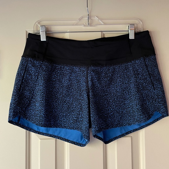 Lululemon Black and Blue Pattern Shorts - size 8 - Picture 1 of 4